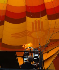 2024BalloonFiestaDay1-6.jpg